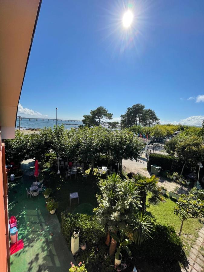 Hostal Restaurante Luz De Luna Villanueva De Arosa Exteriör bild