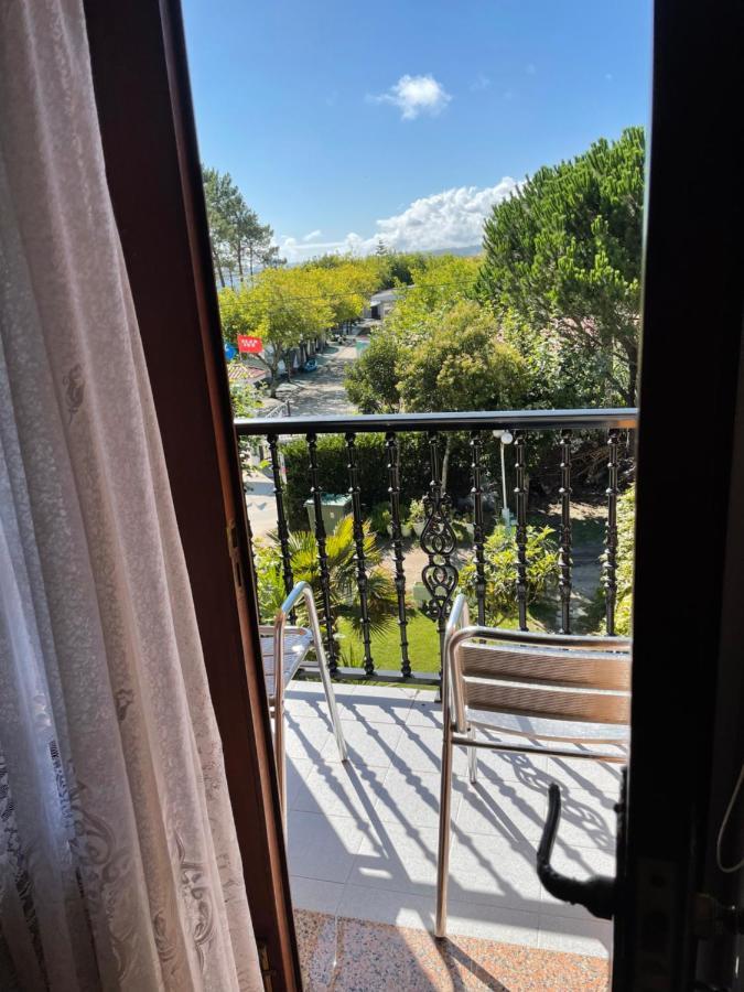 Hostal Restaurante Luz De Luna Villanueva De Arosa Exteriör bild