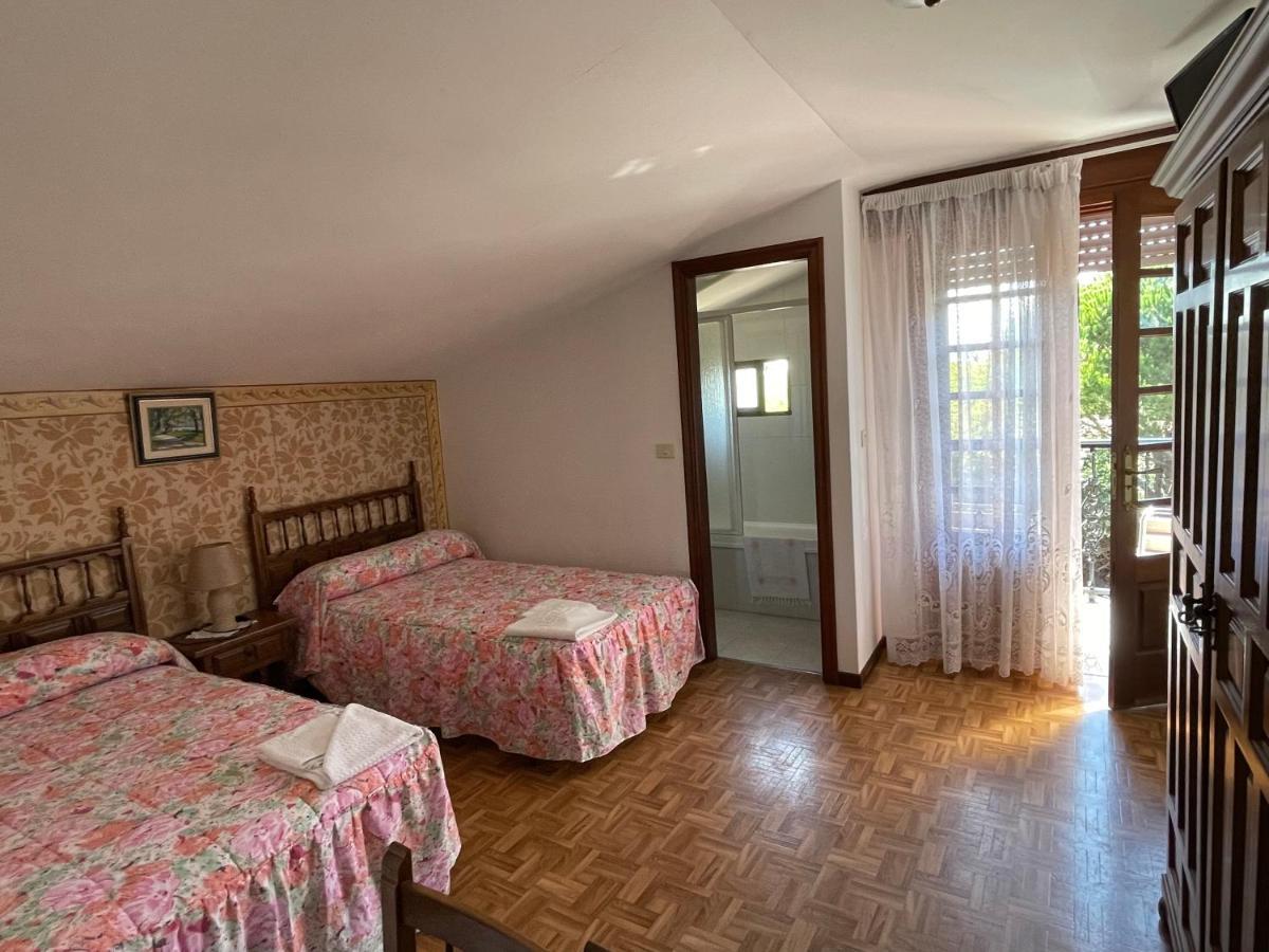 Hostal Restaurante Luz De Luna Villanueva De Arosa Exteriör bild