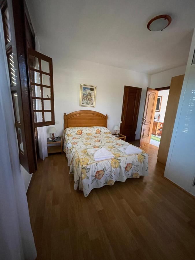 Hostal Restaurante Luz De Luna Villanueva De Arosa Exteriör bild